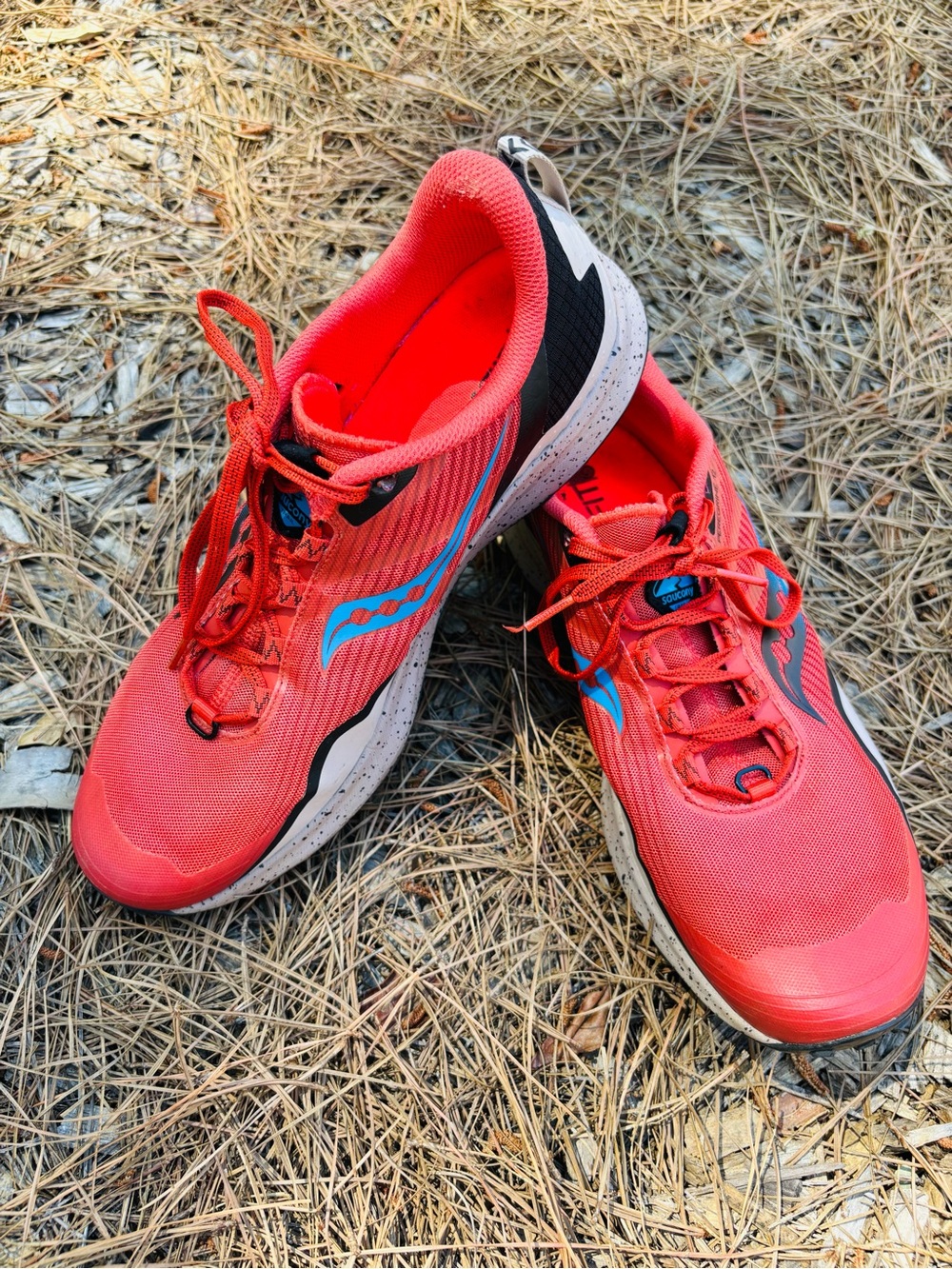 Saucony Peregrine 12 Men's Coral Red Running Shoes with Blue Logo size 11